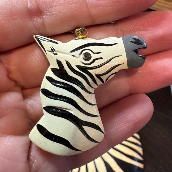 Statement zebra bib-style necklace and two sets of earrings bundle!! - Picture 10 of 16